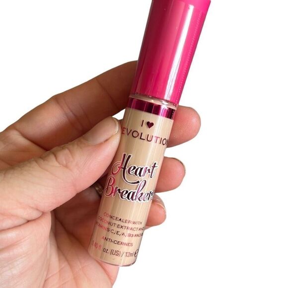 Makeup Revolution heart breaker￼‎ concealer oat - Picture 2 of 4